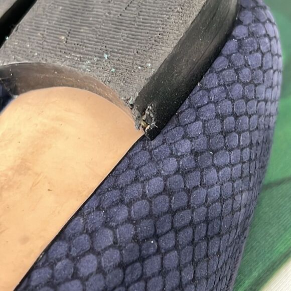 Anne Klein suede, navy snake flats - Picture 8 of 10